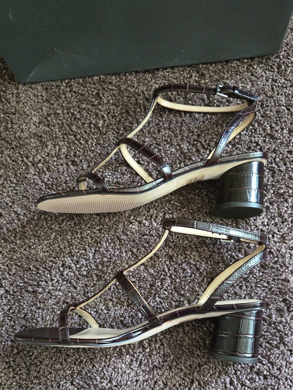 NEW Ann Taylor Brown Block Heel T Strap Sandal 8 - Picture 6 of 7
